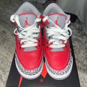 red jordan 3 retro SE unite youth size 5 women’s size 7